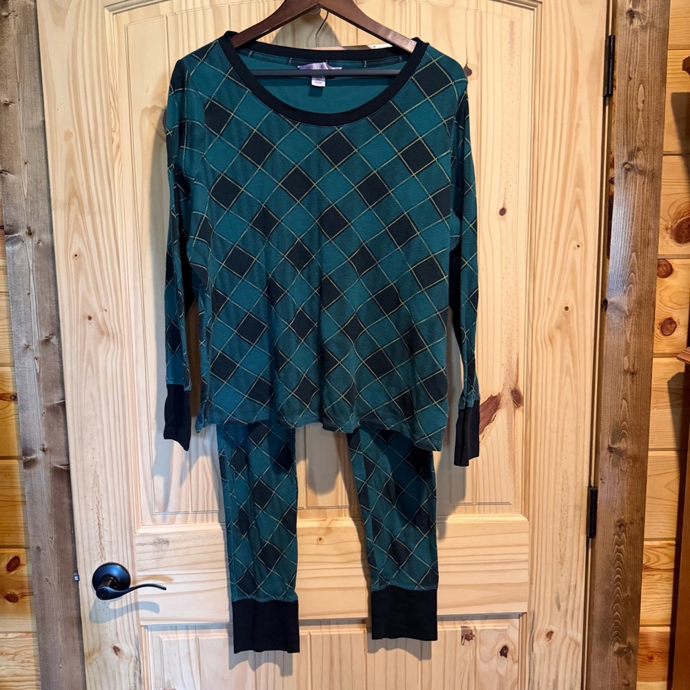 Victoria's Secret Thermal Long Sleeve PJ Set in Green Bias Plaid Size XL‎